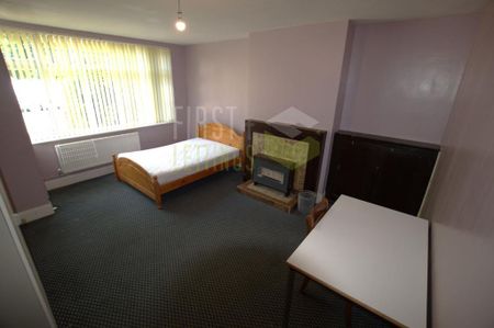 4 bedroom semi-detached house to rent - Photo 5