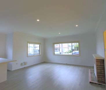 Three Bedroom Home Close to University - Photo 1