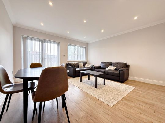 3 bedroom end of terrace house to rent - Photo 1