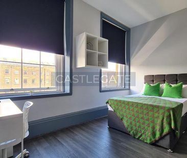 1 bedroom in a flat share to rent - Photo 6