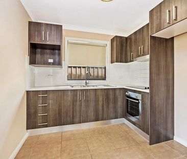 60B Chifley Street, Smithfield NSW 2164 - House For Rent | Domain - Photo 4