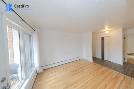 1370 Frontenac - Photo 2