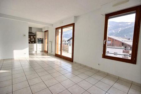 Location Appartement 4 pièces 99m² AIME LA PLAGNE 73210 - Photo 2