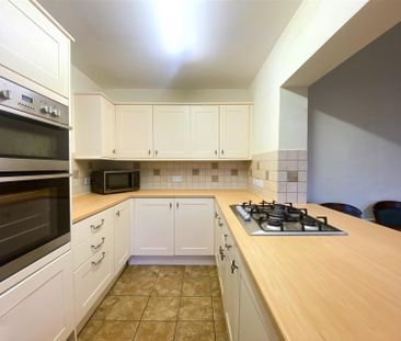 Holmes Grove, Henleaze, Bristol, BS9 4EE - Photo 5