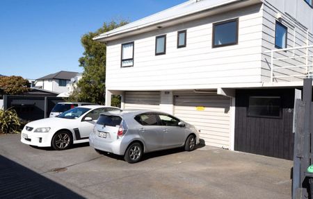 3-Bedroom Unit in Sydenham, Christchurch - Photo 3