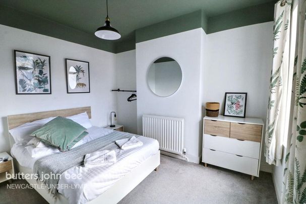 5 bedroom end of terrace house to rent - Photo 1