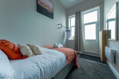 Studio Apartment – Medium Let - Photo 3