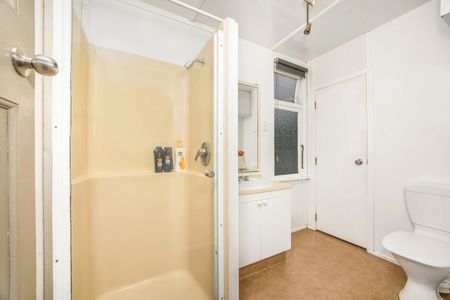 Warm, welcoming home at an affordable price! - Photo 5