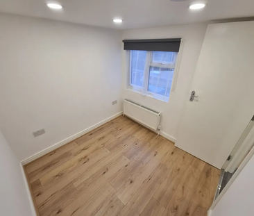 Capworth Street - Photo 1 | Rentumo
