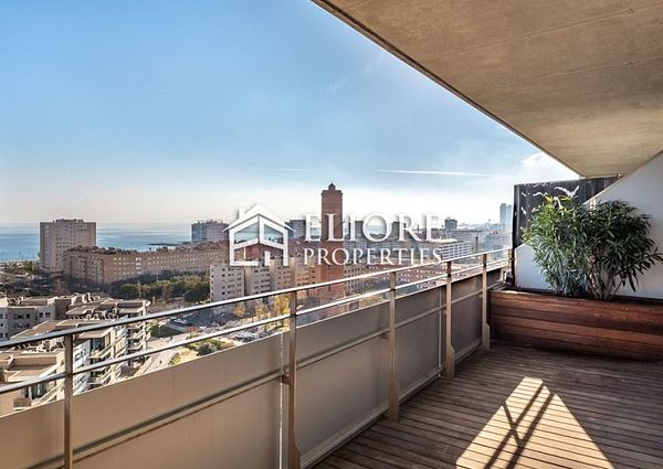 Sea front Apartment with swimming pool Barcelona Diagonal Mar 2 bed 2 baths