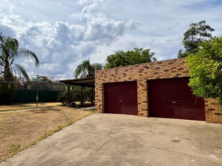 SOUTH TAMWORTH- 3 Bedroom Home - Photo 3