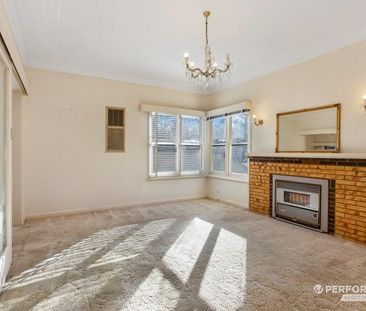 132 Crook Street, Strathdale VIC 3550 - House For Rent | Domain - Photo 1