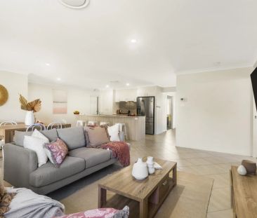 Modern Four Bedroom Family Home - Photo 4
