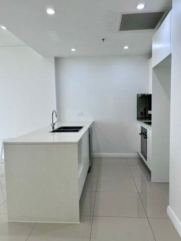 High Level Pristine Near New 2 Bedder Apartment in the heart of Granville - Photo 5