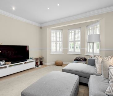 Lakeside Grange, Weybridge, KT13 - Photo 1