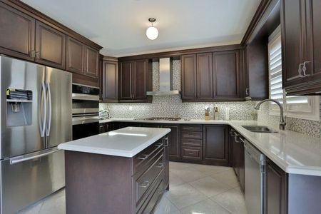 For Lease - 25 Clearfield Drive Unit# Upper, Brampton, Ontario - Photo 5