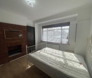 4 bedroom terraced house to rent - Photo 5