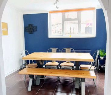 Clacton Road Ground Floor Front Right Bedroom - Photo 3