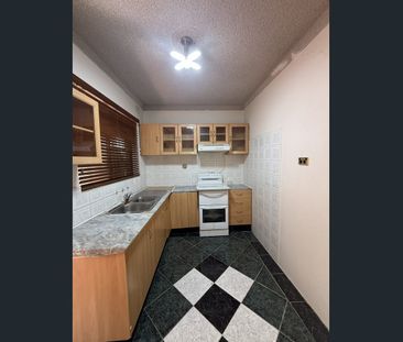 AMAZING TOWNHOUSE FOR RENT - Photo 4