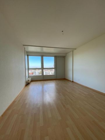 Grossräumige, helle Wohnung mit Balkon und herrlicher Aussicht - Foto 2