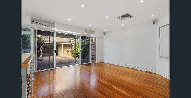 Spacious Family Home in a Prime Hawthorn East Location - Photo 1