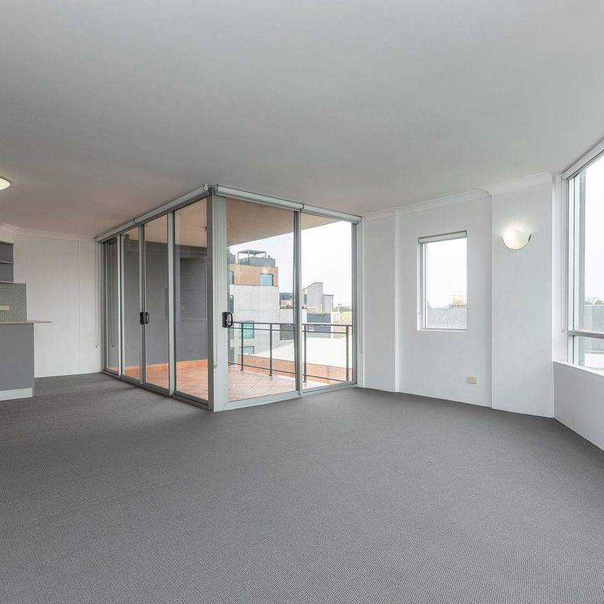 Sophisticated and Stylish Two Bedroom Apartment - Photo 1