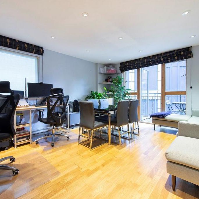 2 bedroom flat to rent - Photo 1