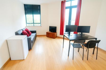 Bradley House, St. Stephens Avenue, City Centre, BS1 - Photo 5