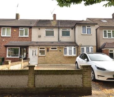 4 bedroom semi-detached house to rent - Photo 2