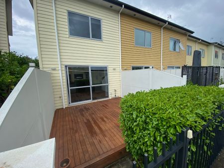 3-Bedroom, 3-Bathroom Townhouse in the Heart of Papakura – $620/week - Photo 3