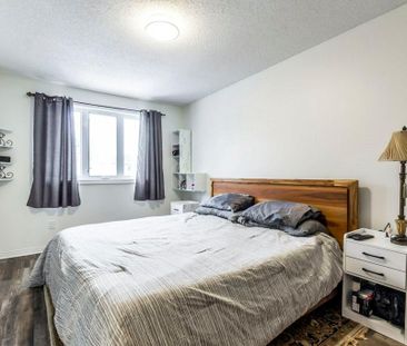 302 College Ave W, Guelph - Photo 2