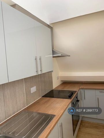 1 bedroom flat to rent - Photo 5