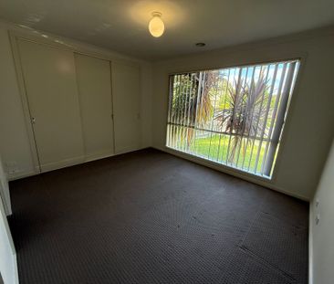 Neat 3 Bedroom Home!! - Photo 2