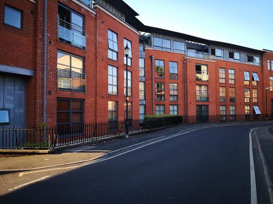 2 bedroom flat to rent - Photo 1