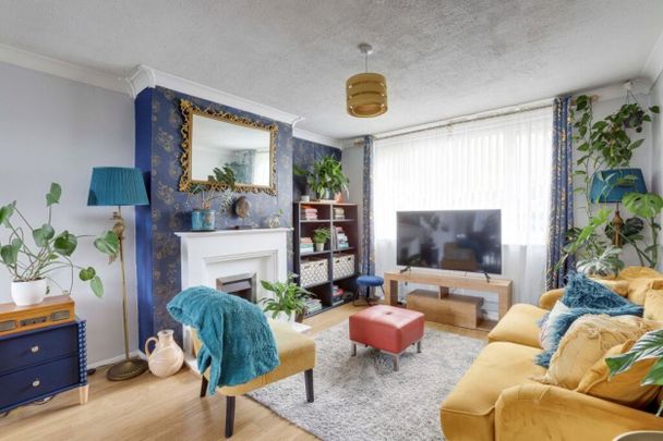 3 bed Semi-Detached House for Rent - Photo 1