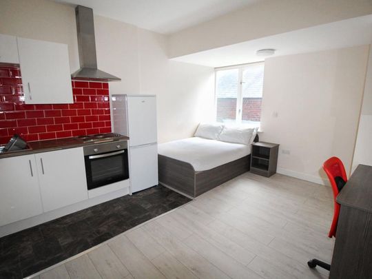 Studio to rent - Photo 1