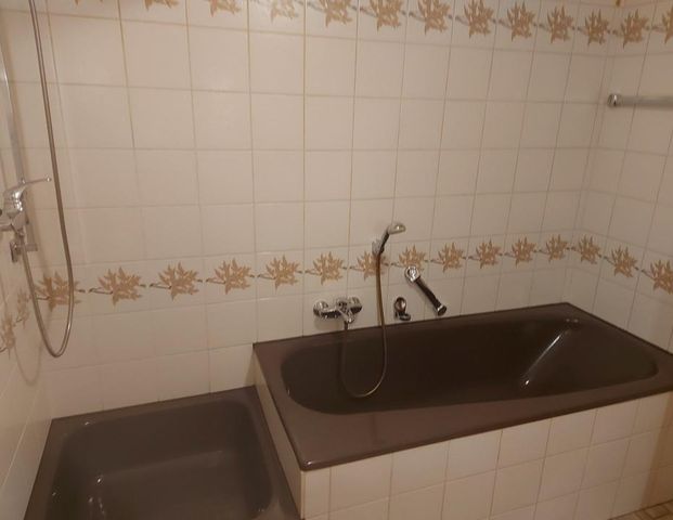 2 Zi. Wohnung 65 qm, Balkon, zentrale Lage - Photo 1