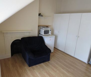 1 bedroom in a house share to rent - Photo 6