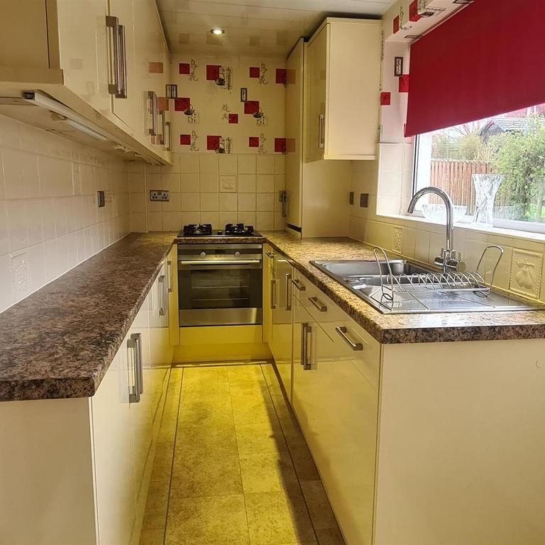3 bedroom terraced house to rent - Photo 1