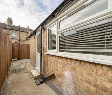 2 bedroom terraced house to rent - Photo 3