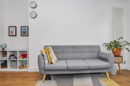 4 bedroom semi-detached house to rent - Photo 3