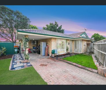 118A Lowanna Way, Armadale, WA 6112 - Photo 6