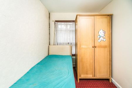 3 bedroom terraced house to rent - Photo 2