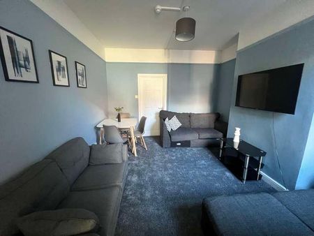 Spare Bedrooms Available At !! - Bills Included, LN2 - Photo 4