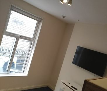 Studio Flat, Holloway Road, N7 - Photo 5