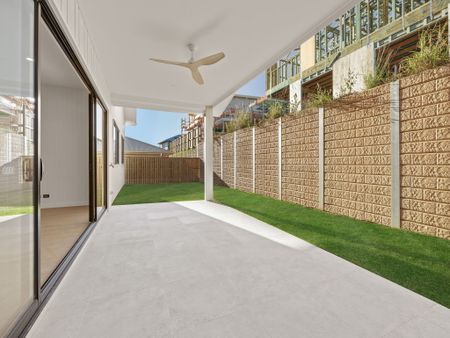 30 Tyson Street, White Rock QLD 4306 - House For Rent | Domain - Photo 4