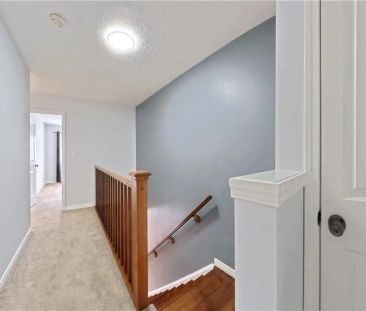 919 ZELLER Crescent - Photo 2