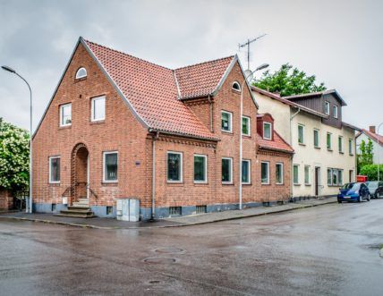 3 rok på första våningen med egen ingång. Byskillnadsgatan 13, Tomelilla - Photo 1