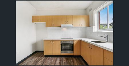 Vibrant 2 Bedroom Unit in Leichhardt - Photo 5