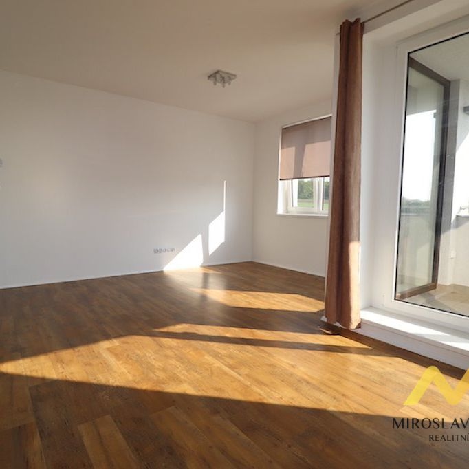 Pronájem bytu 2+kk 62 m², Hradec Králové - Фото 1
